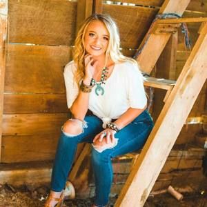 Meet your Posher, Brooke